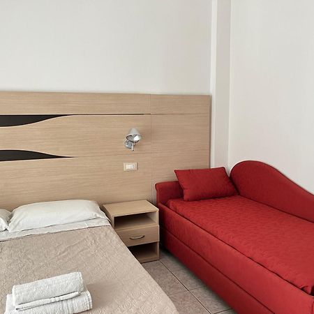 Hotel Rosen Garden Milano Marittima Exterior foto