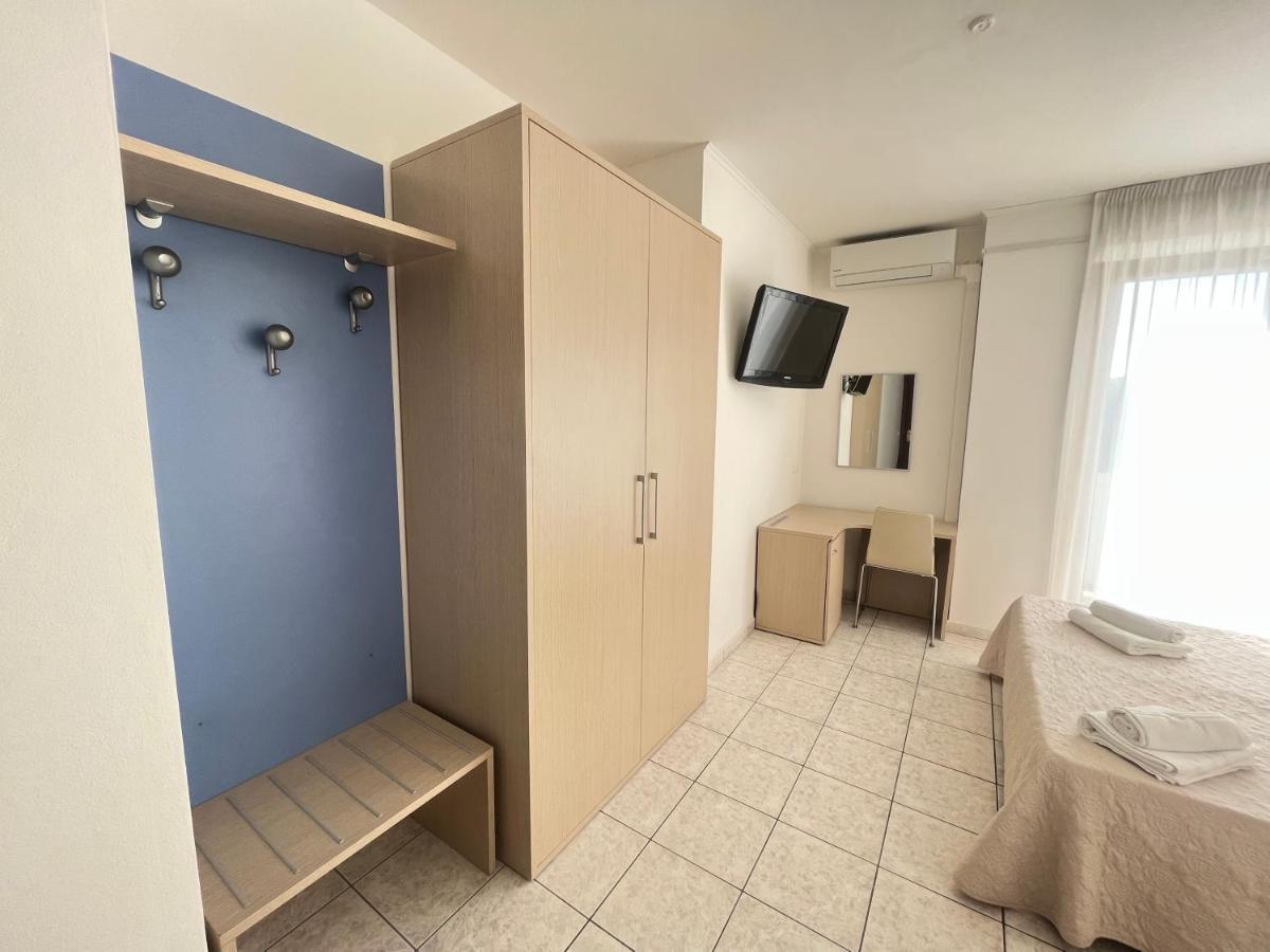 Hotel Rosen Garden Milano Marittima Exterior foto