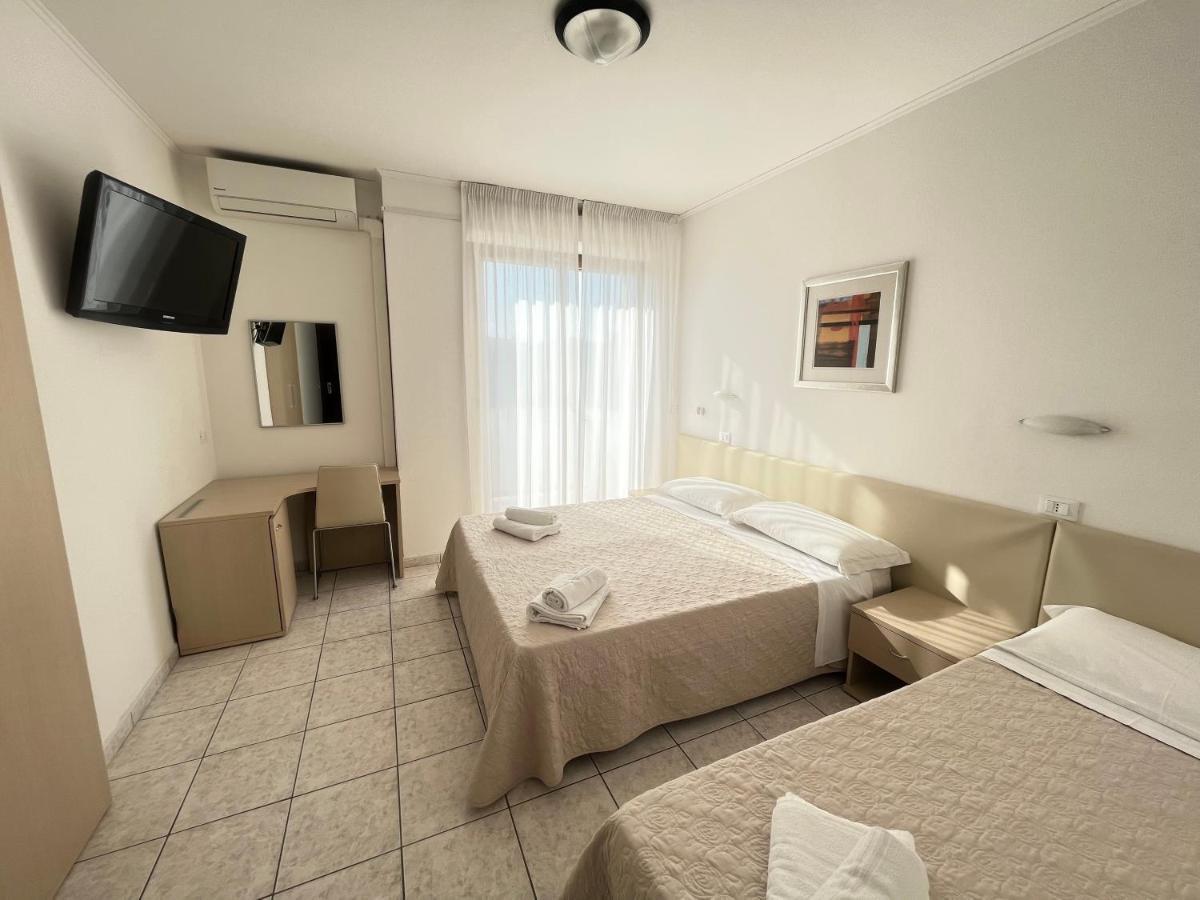 Hotel Rosen Garden Milano Marittima Exterior foto