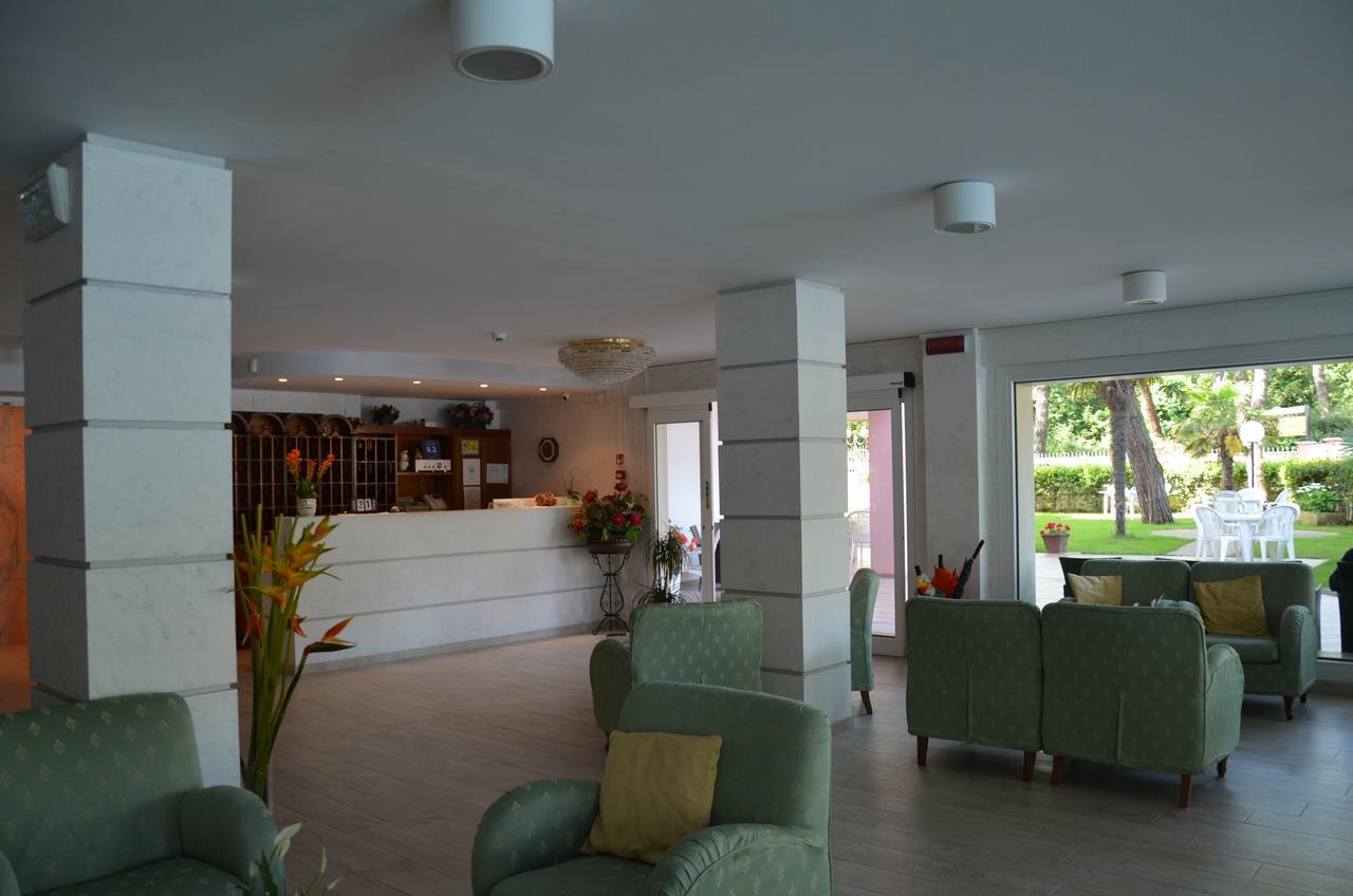 Hotel Rosen Garden Milano Marittima Exterior foto