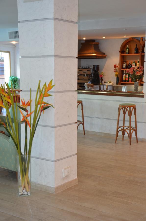 Hotel Rosen Garden Milano Marittima Exterior foto