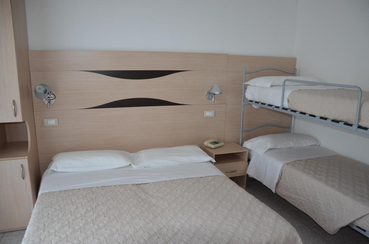 Hotel Rosen Garden Milano Marittima Exterior foto